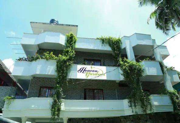 Heaven Gardens Hotel Kochi Kültér fotó